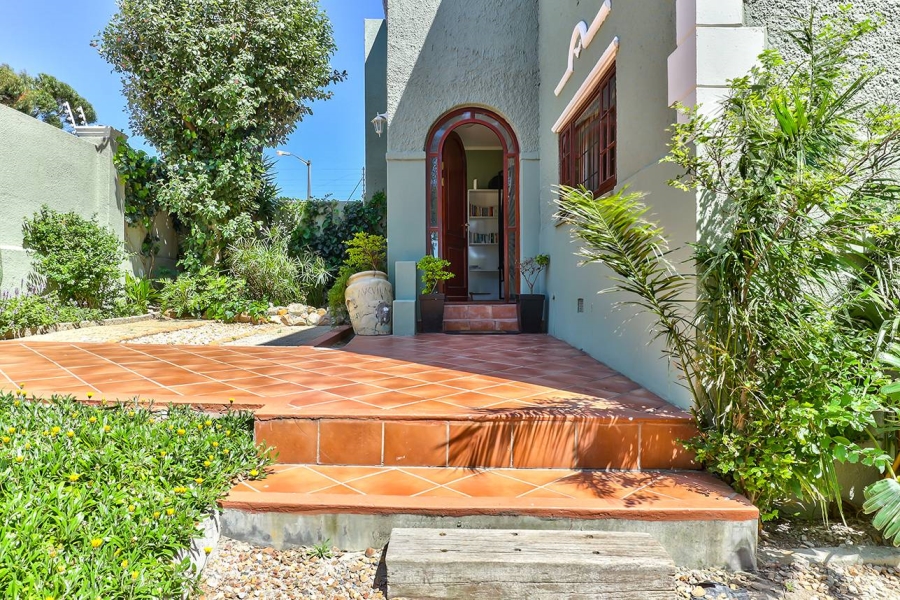 To Let 3 Bedroom Property for Rent in Woodstock Western Cape
